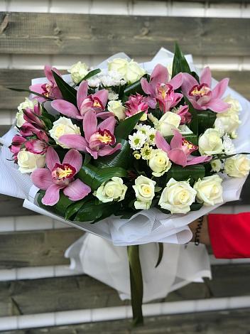Букет цветов из: Розы и Хризантемы в Железноводском
