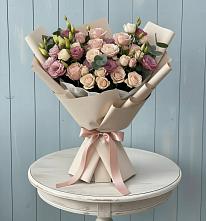 Букет цветов из:  Розы и Лизиантусы в Железноводском