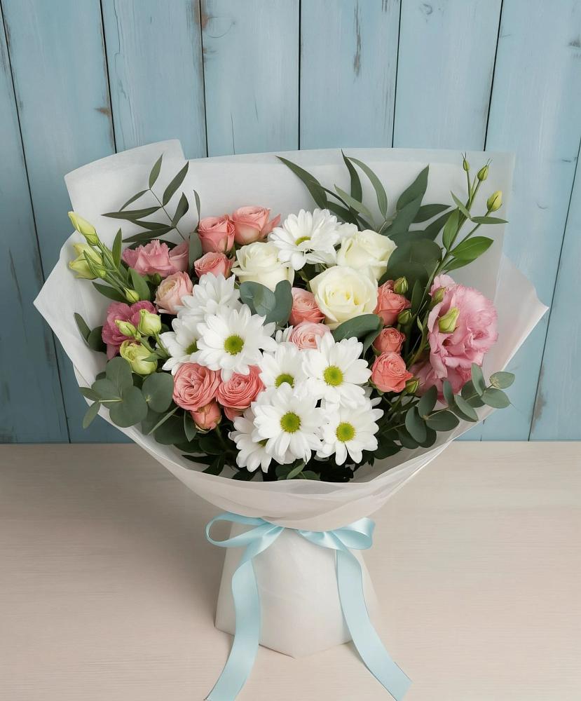 Букет цветов из: Розы, Лизиантусы и Хризантемы в Железноводском
