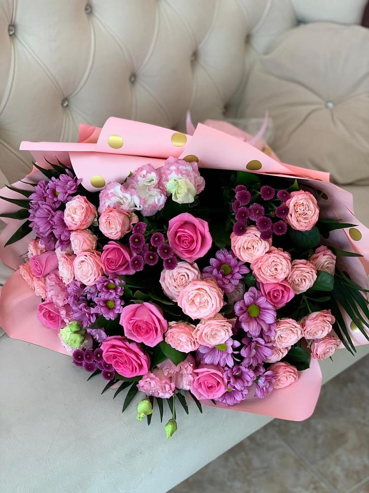 Букет цветов из: Хризантемы, Розы и Лизиантусы в Железноводском