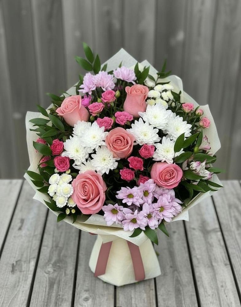 Букет цветов из: Альстромерии, Гвоздики, Розы и Хризантемы в Железноводском