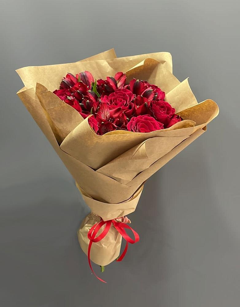 Букет цветов из: Альстромерии и Розы в Железноводском