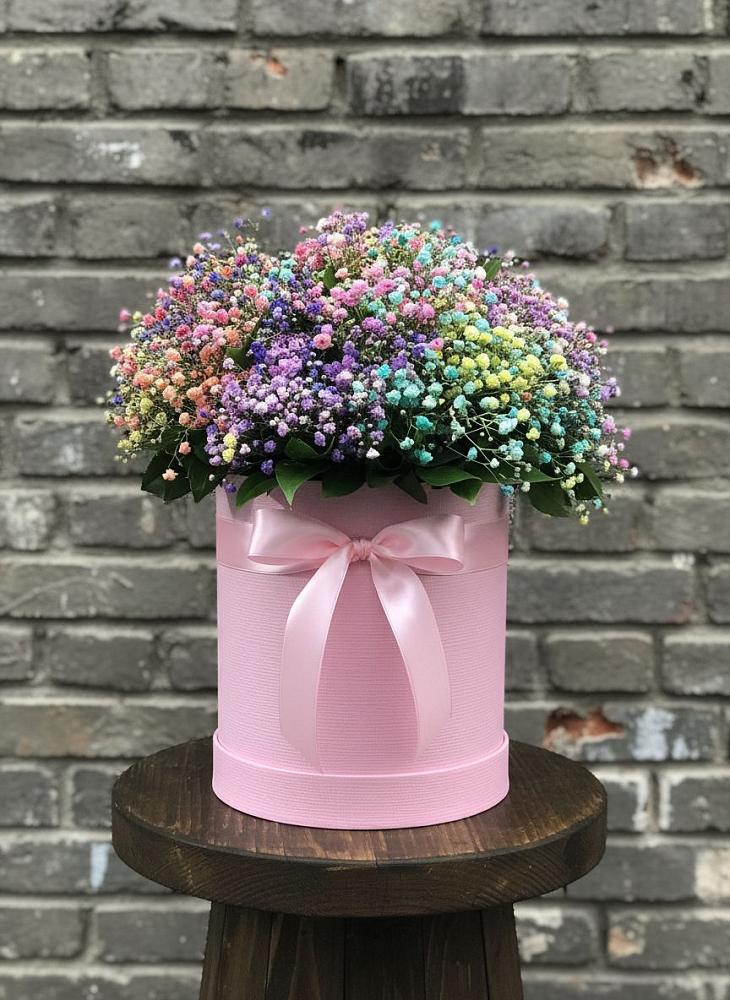 Цветочная композиция из Гипсофила и Розы в шляпной коробке в Железноводском