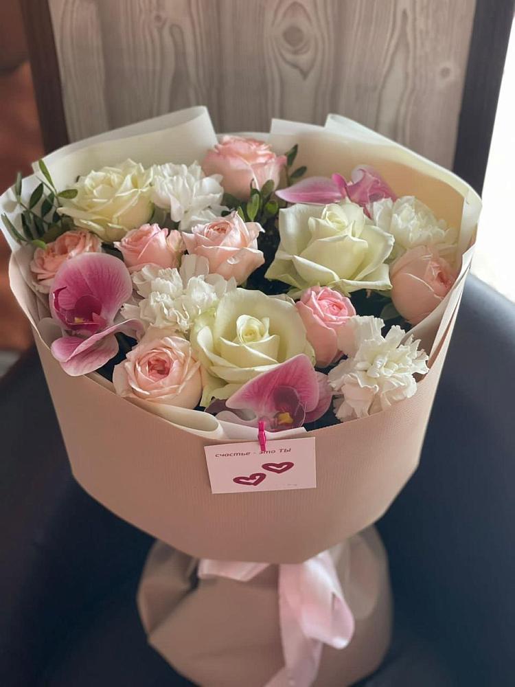 Букет цветов из: Орхидеи, Розы и Гвоздики в Железноводском