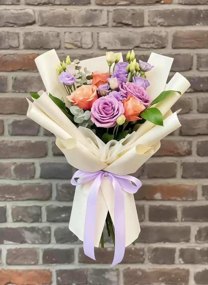 Букет цветов из: Лизиантусы и Розы в Железноводском