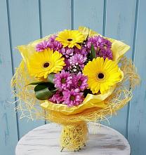Букет цветов из:  Хризантемы и Герберы в Железноводском
