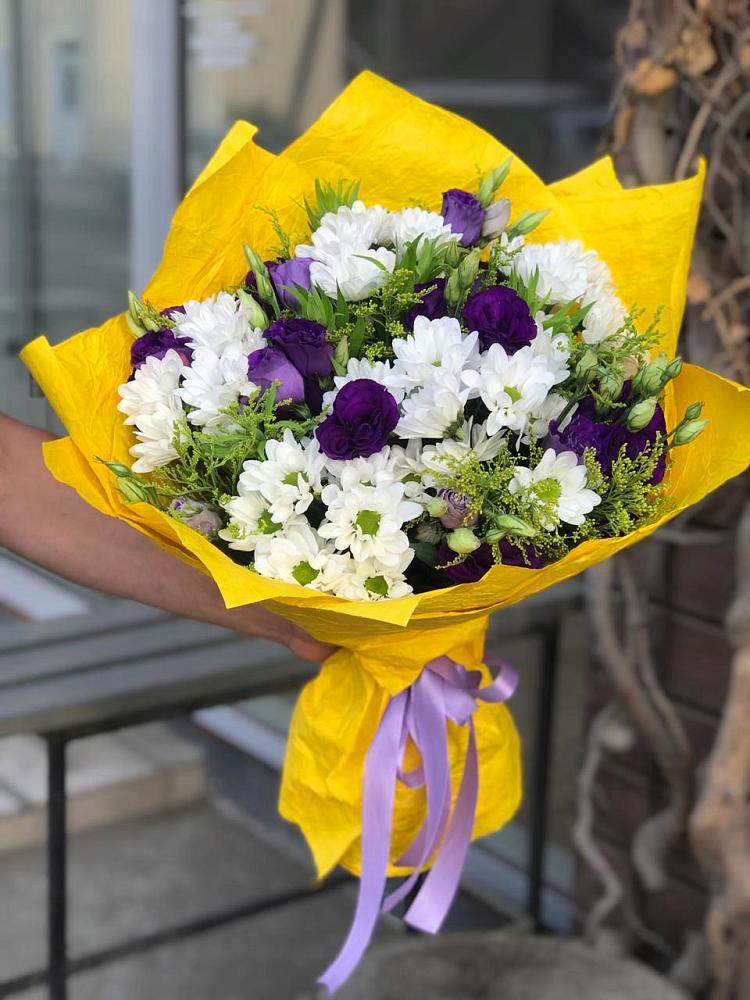 Букет цветов из: Ирисы, Хризантемы и Ромашки в Железноводском