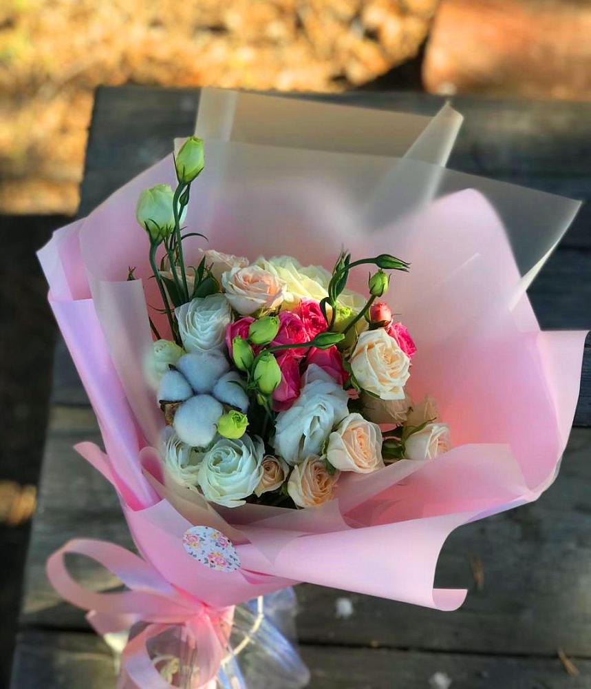 Букет цветов из: Розы и Лизиантусы в Железноводском