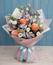 Букет цветов из:  Лизиантусы, Розы, Альстромерии и Гипсофила в Железноводском
