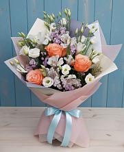 Букет цветов из:  Лизиантусы, Розы, Альстромерии и Гипсофила в Железноводском