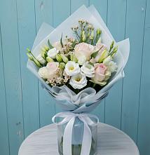Букет цветов из:  Розы и Лизиантусы в Железноводском