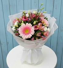Букет цветов из:  Герберы, Альстромерии и Лизиантусы в Железноводском
