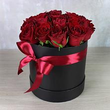 Цветочная композиция из Розы в шляпной коробке в Железноводском