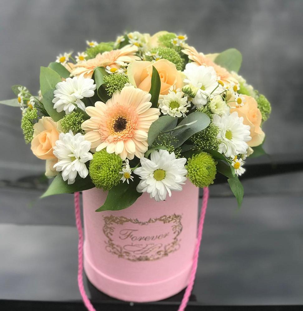 Цветочная композиция из Розы, Герберы и Хризантемы в шляпной коробке в Железноводском