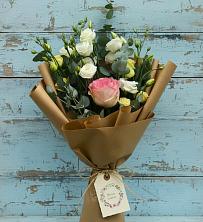 Букет цветов из:  Розы и Лизиантусы в Железноводском